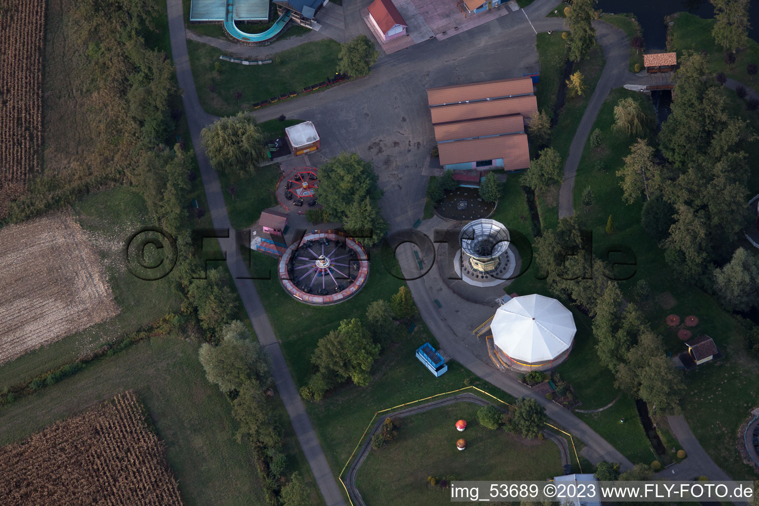 Drohnenbild von Gunstett im Bundesland Bas-Rhin, Frankreich
