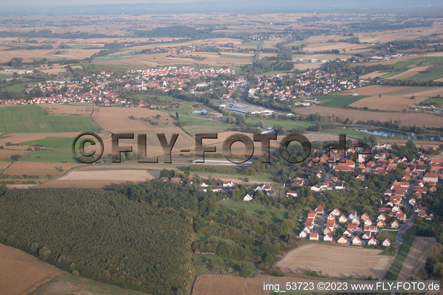 Merkwiller-Pechelbronn im Bundesland Bas-Rhin, Frankreich von der Drohne aus gesehen