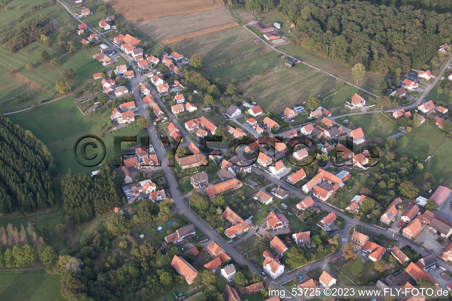 Luftbild von Merkwiller-Pechelbronn im Bundesland Bas-Rhin, Frankreich