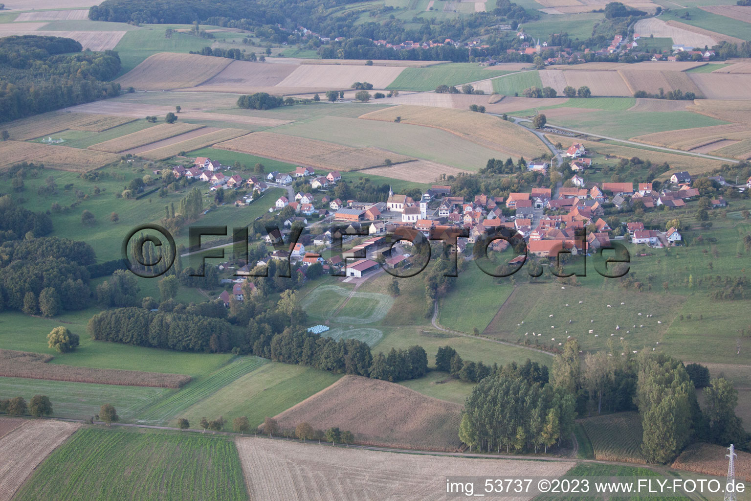 Retschwiller im Bundesland Bas-Rhin, Frankreich aus der Drohnenperspektive