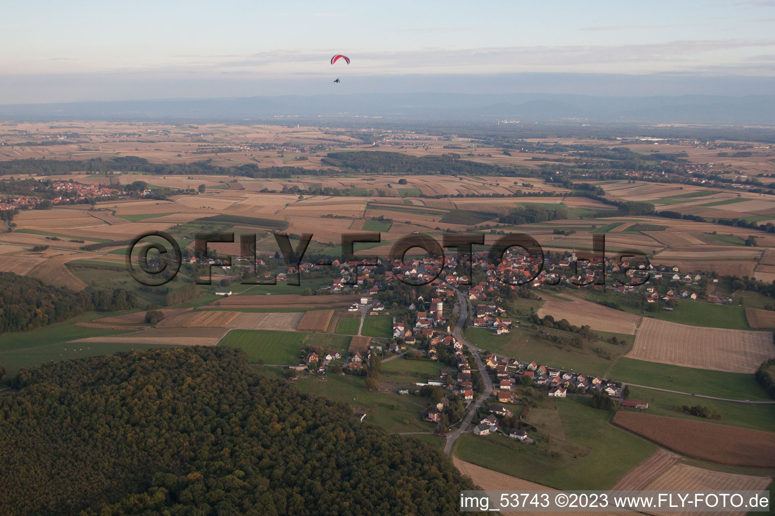 Drohnenbild von Keffenach im Bundesland Bas-Rhin, Frankreich
