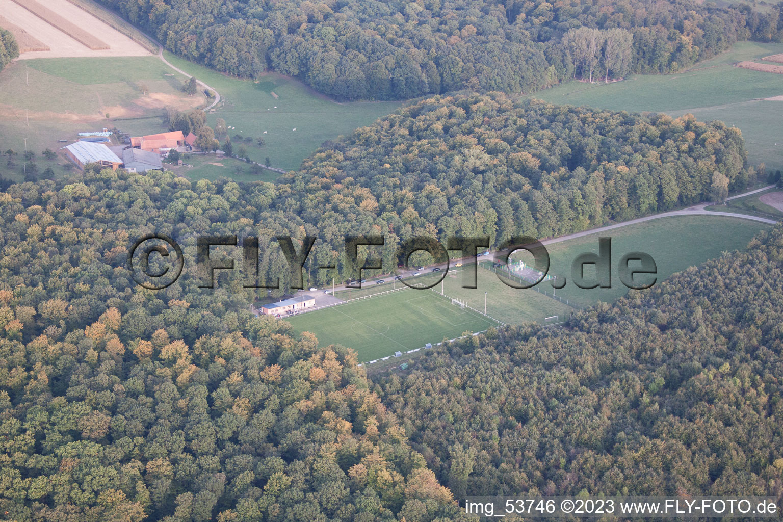 Keffenach im Bundesland Bas-Rhin, Frankreich aus der Drohnenperspektive