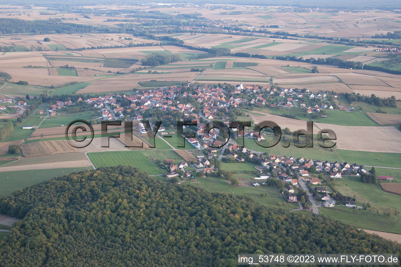 Keffenach im Bundesland Bas-Rhin, Frankreich von der Drohne aus gesehen