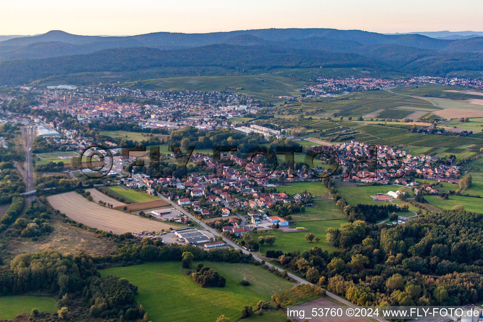 Drohnenaufname von Ortsteil Altenstadt in Wissembourg im Bundesland Bas-Rhin, Frankreich