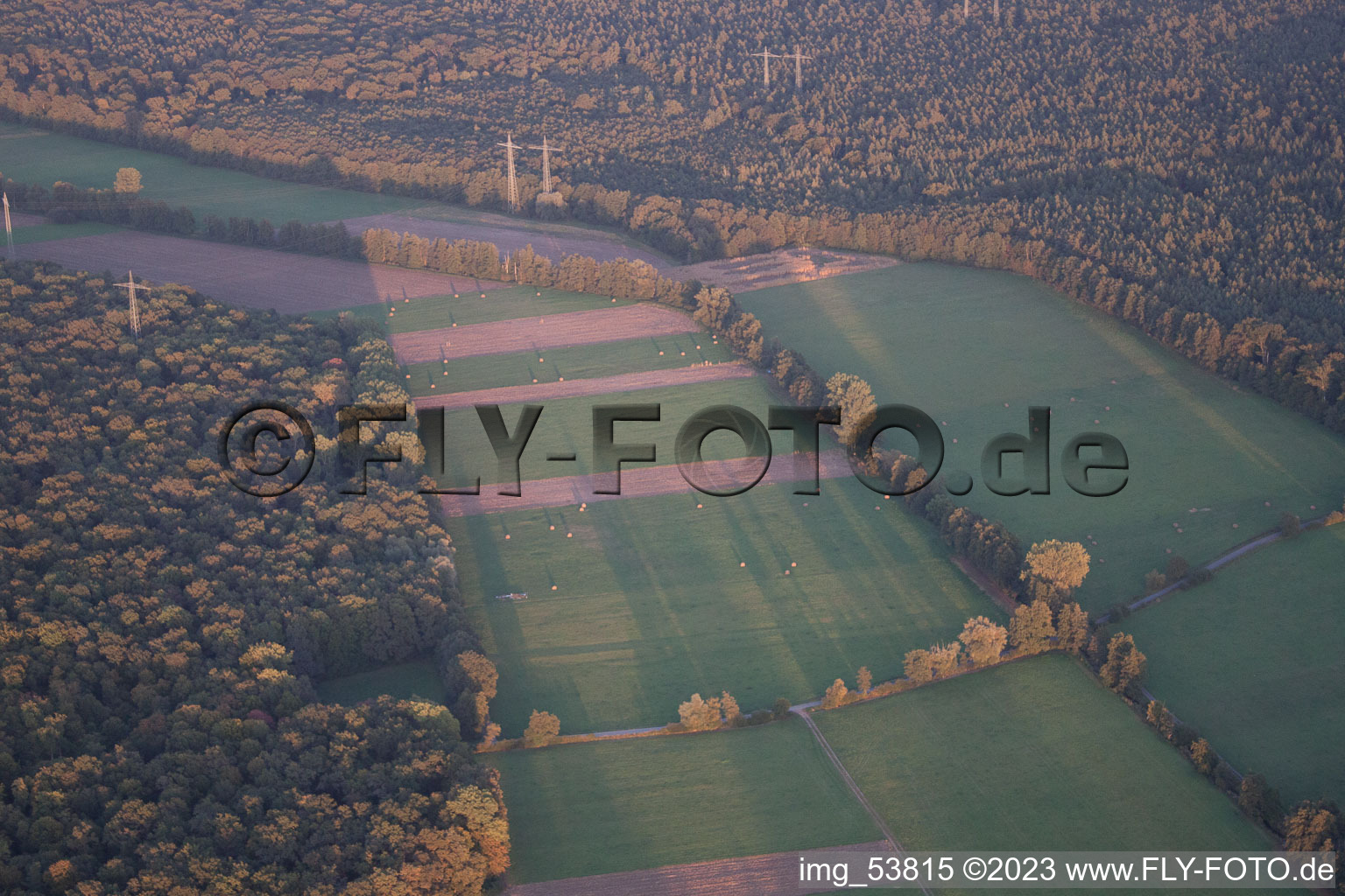 Minfeld, Otterbachtal im Bundesland Rheinland-Pfalz, Deutschland von der Drohne aus gesehen