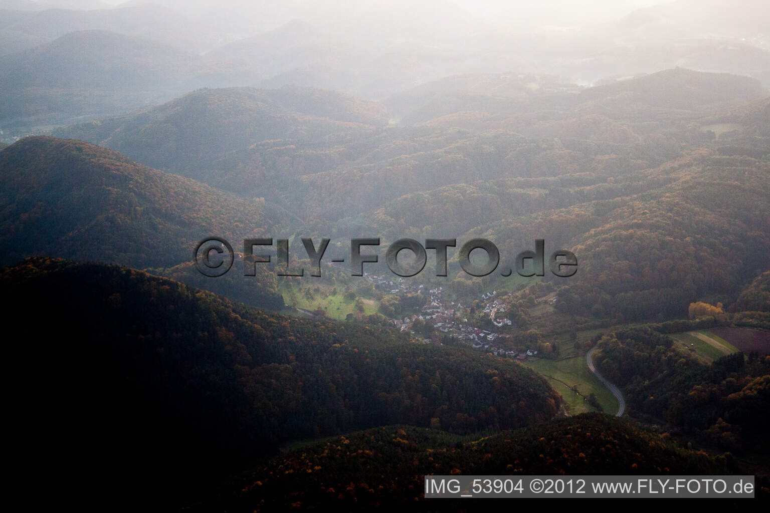 Vorderweidenthal im Bundesland Rheinland-Pfalz, Deutschland aus der Luft betrachtet
