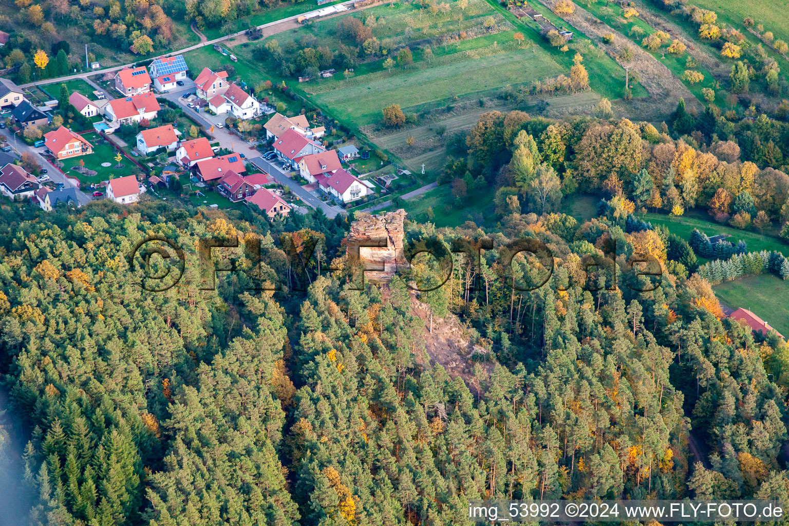 Luftbild von Kriemhildenstein im Ortsteil Gossersweiler in Gossersweiler-Stein im Bundesland Rheinland-Pfalz, Deutschland