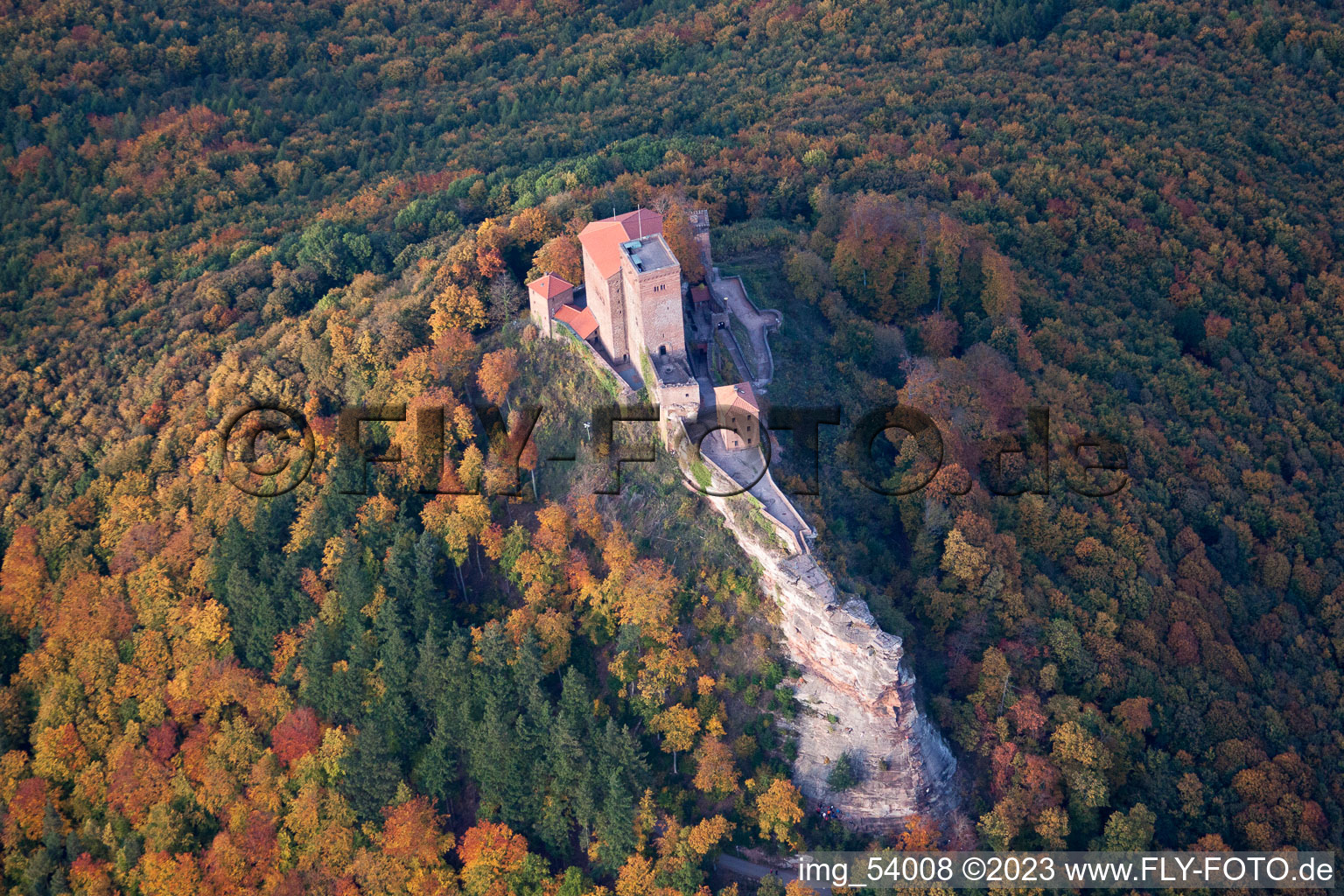 Luftaufnahme von Annweiler, Burg Trifels, in Annweiler am Trifels im Bundesland Rheinland-Pfalz, Deutschland