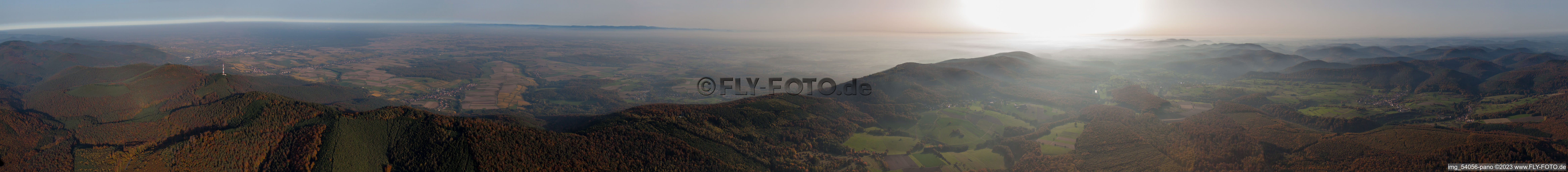 Climbach im Bundesland Bas-Rhin, Frankreich von der Drohne aus gesehen