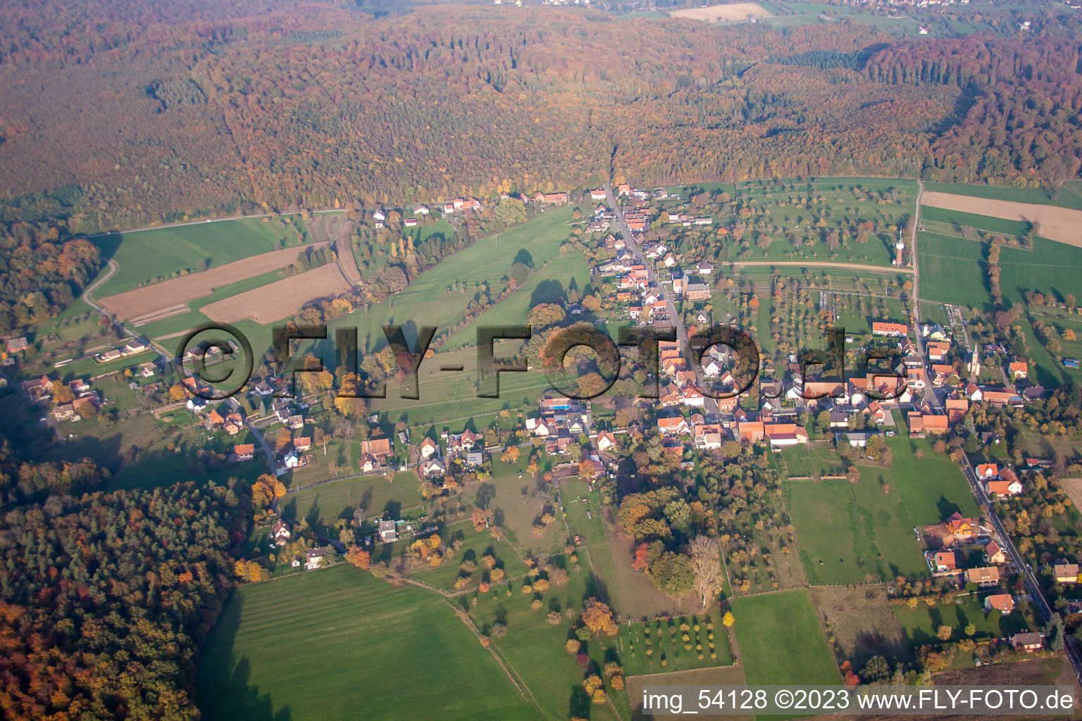 Nehwiller-près-Wœrth im Bundesland Bas-Rhin, Frankreich von einer Drohne aus