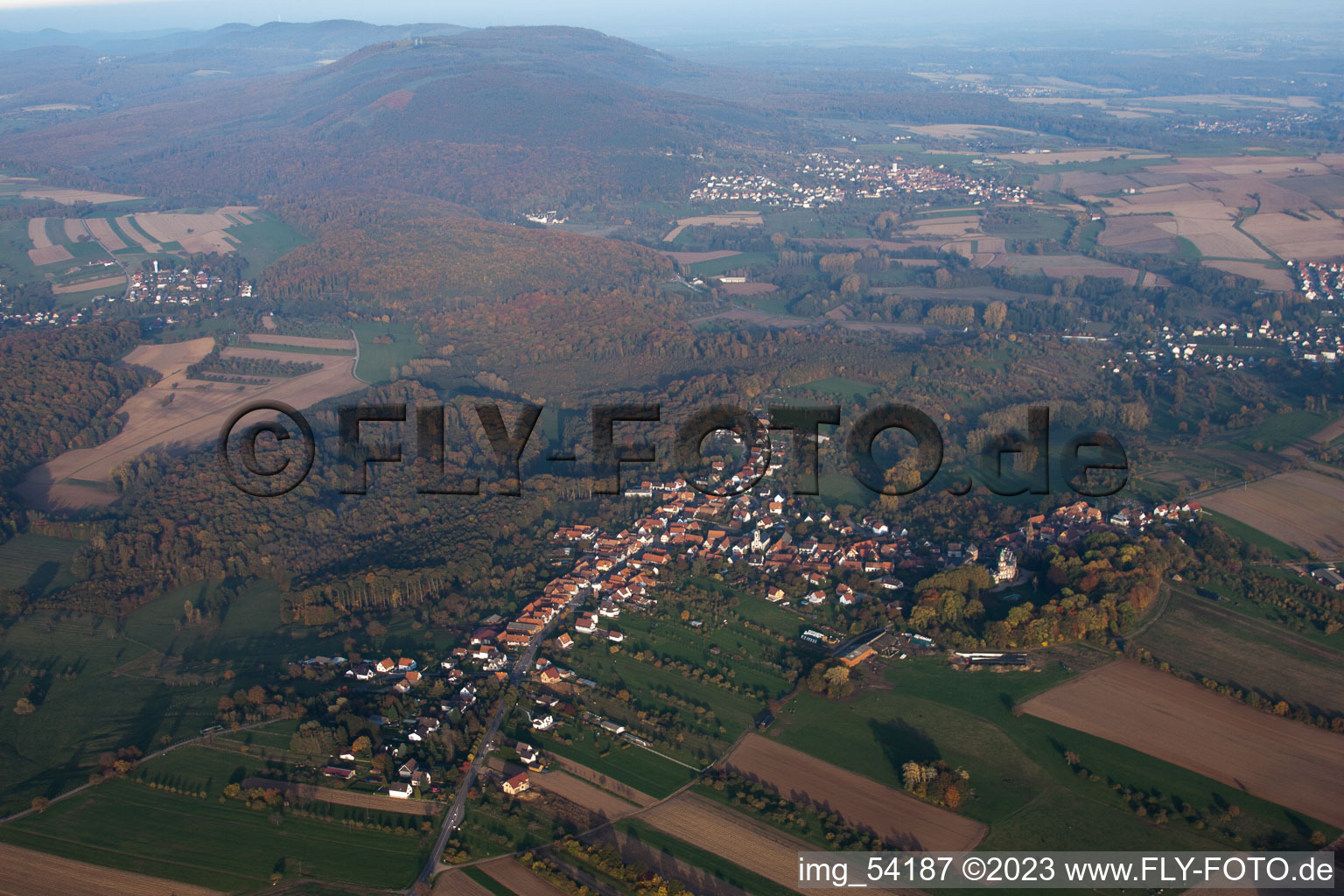 Frœschwiller im Bundesland Bas-Rhin, Frankreich vom Flugzeug aus