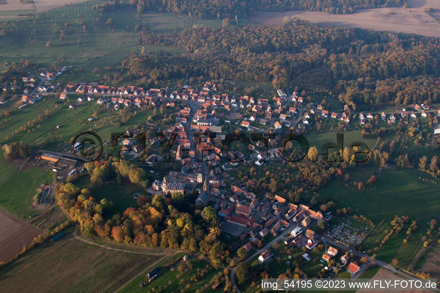 Luftaufnahme von Gœrsdorf im Bundesland Bas-Rhin, Frankreich