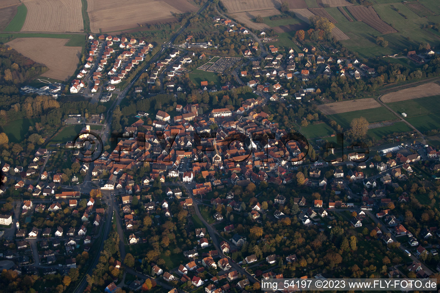 Wœrth im Bundesland Bas-Rhin, Frankreich von einer Drohne aus
