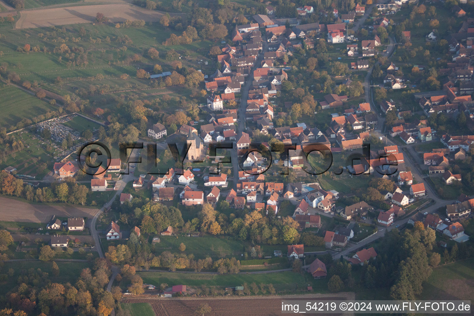 Luftaufnahme von Mitschdorf im Bundesland Bas-Rhin, Frankreich