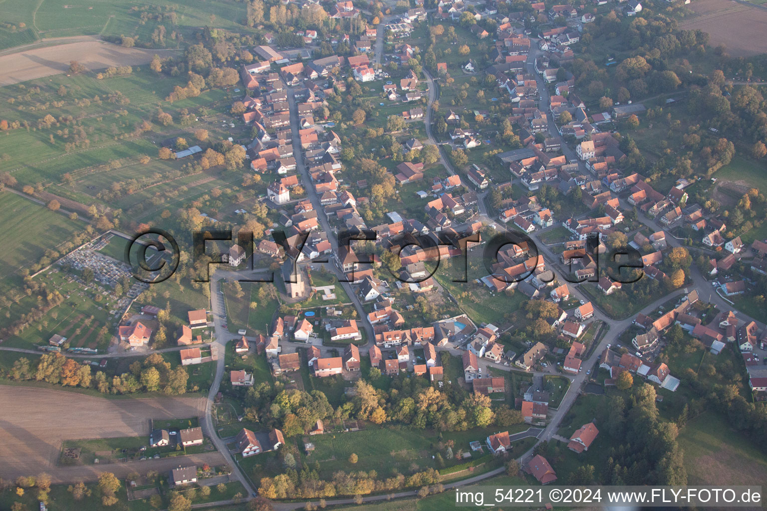 Mitschdorf im Bundesland Bas-Rhin, Frankreich von oben