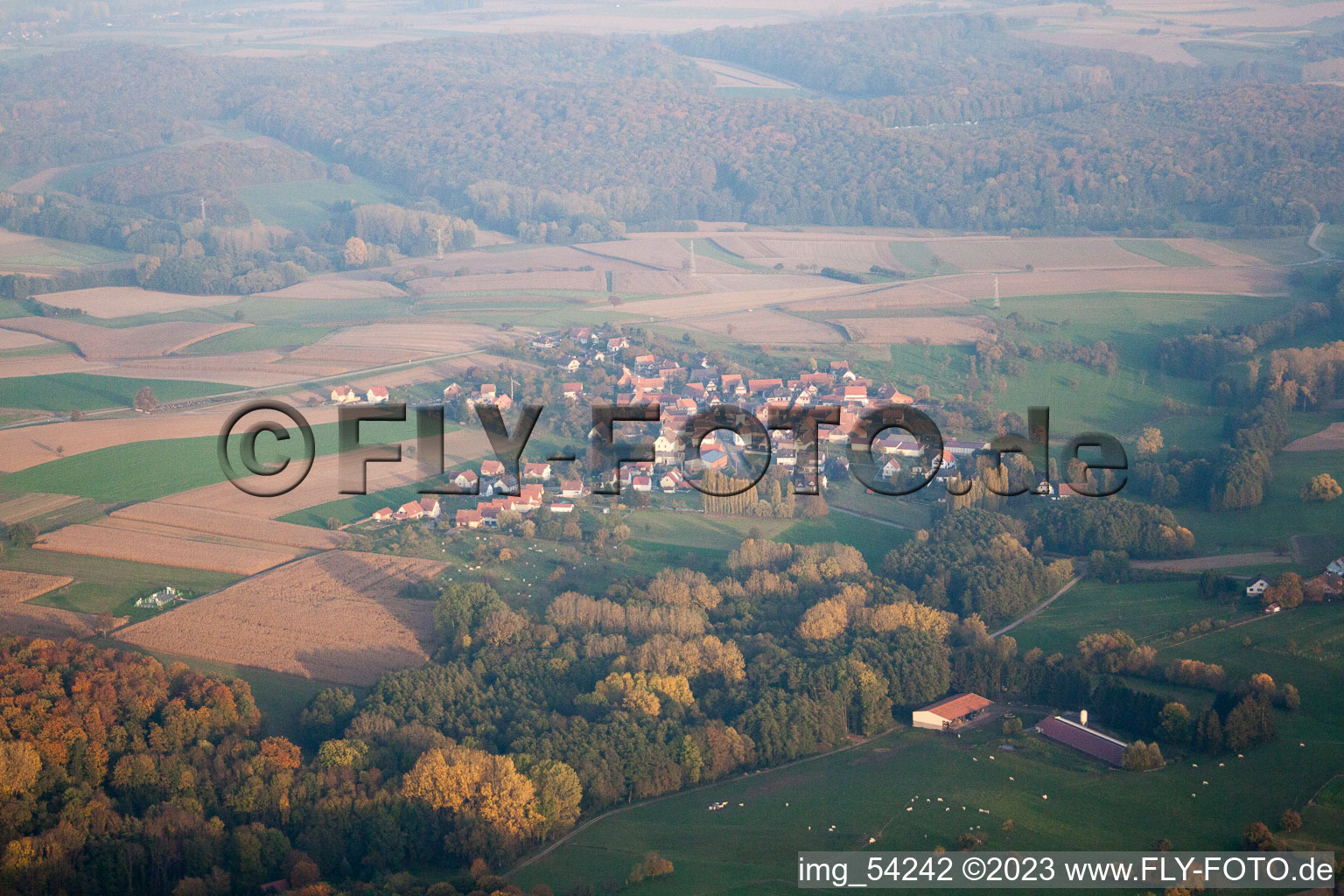 Lobsann im Bundesland Bas-Rhin, Frankreich von der Drohne aus gesehen