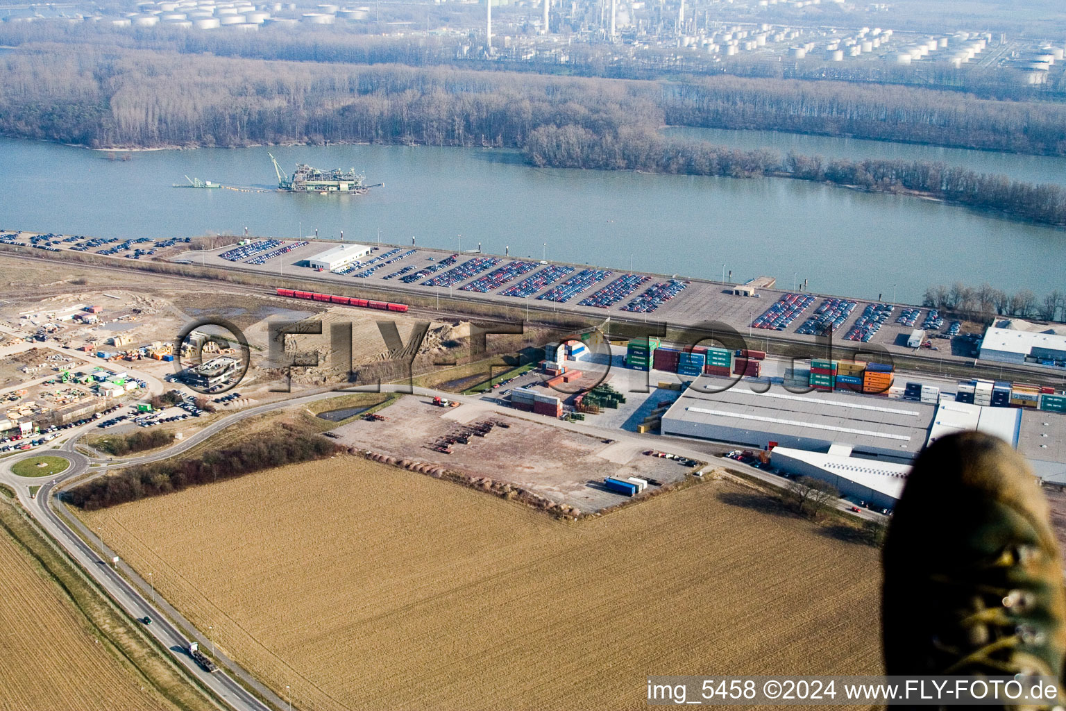 Luftbild von Containerhafen in Wörth am Rhein im Bundesland Rheinland-Pfalz, Deutschland