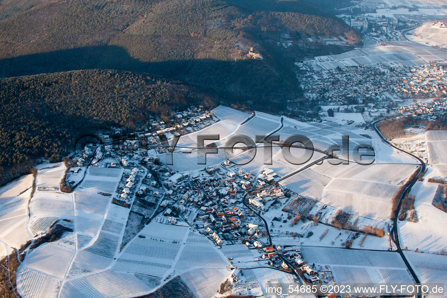 Luftbild von Im Winter im Ortsteil Gleiszellen in Gleiszellen-Gleishorbach im Bundesland Rheinland-Pfalz, Deutschland