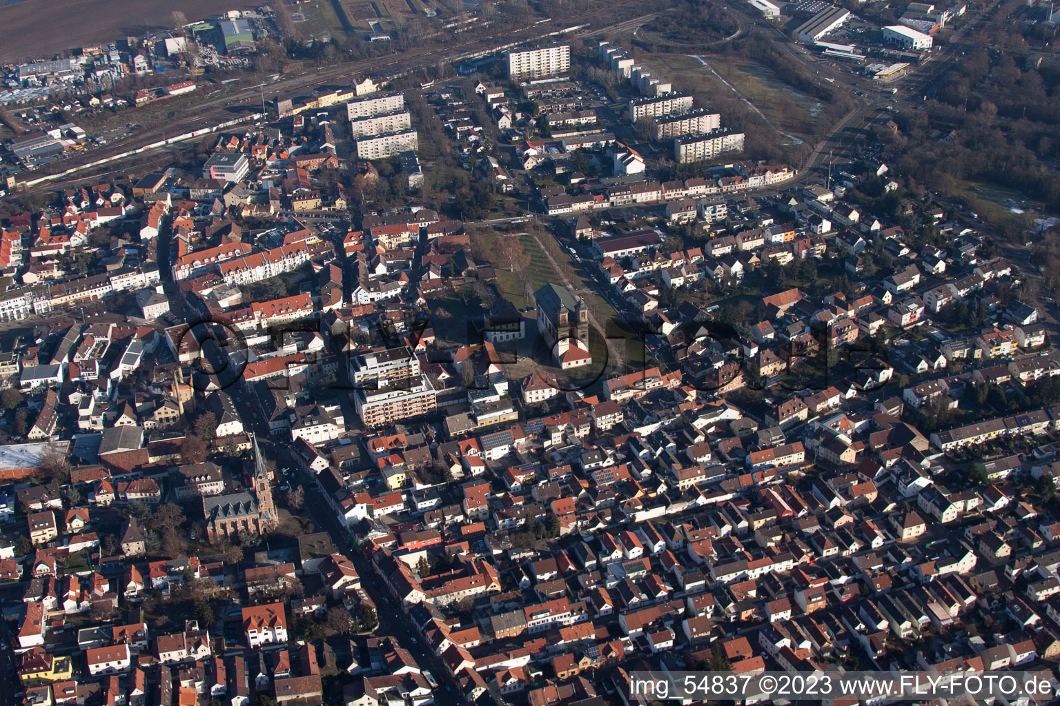 Luftaufnahme von Ortsteil Oggersheim in Ludwigshafen am Rhein im Bundesland Rheinland-Pfalz, Deutschland