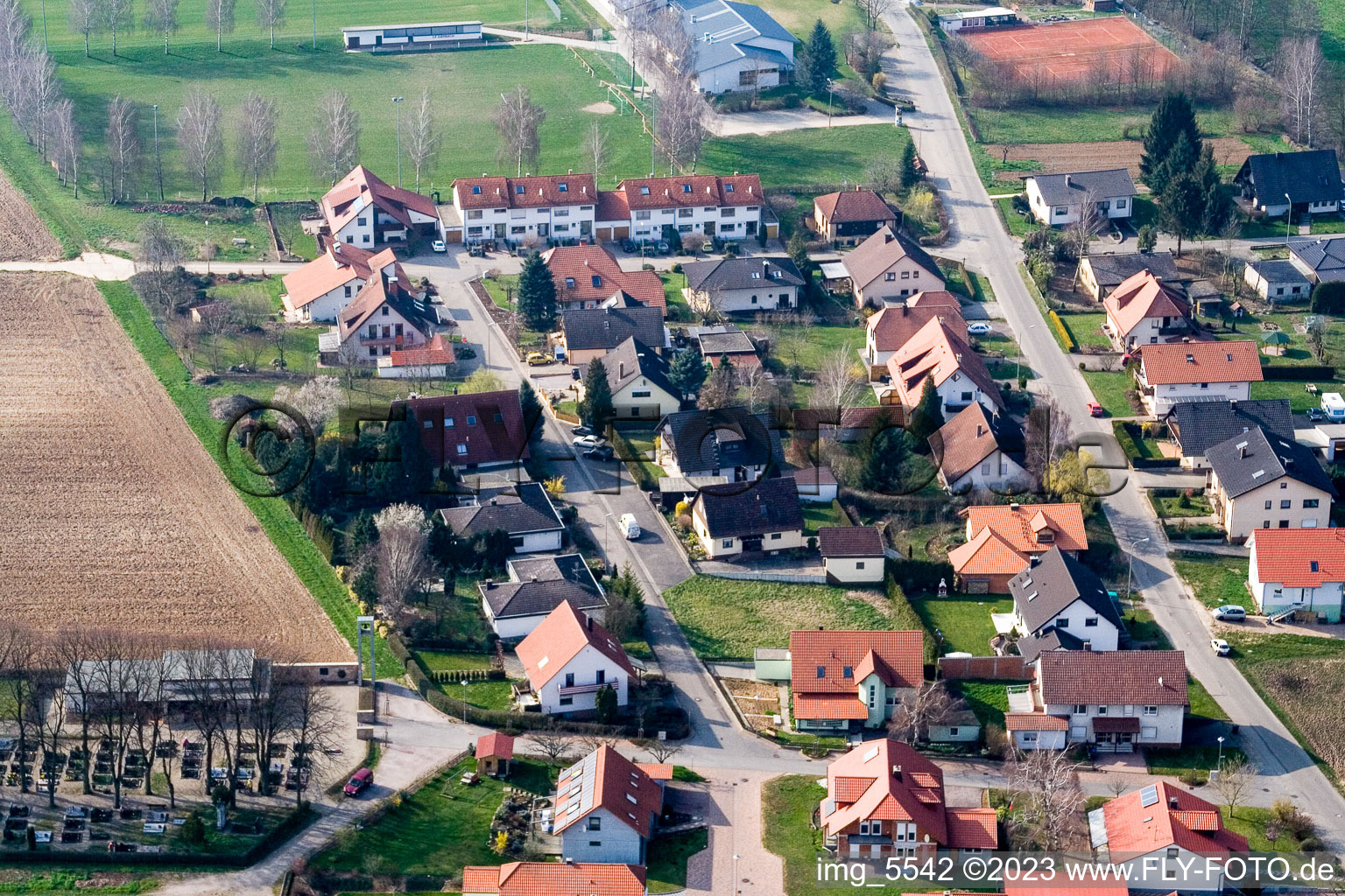 Schrägluftbild von Hergersweiler im Bundesland Rheinland-Pfalz, Deutschland