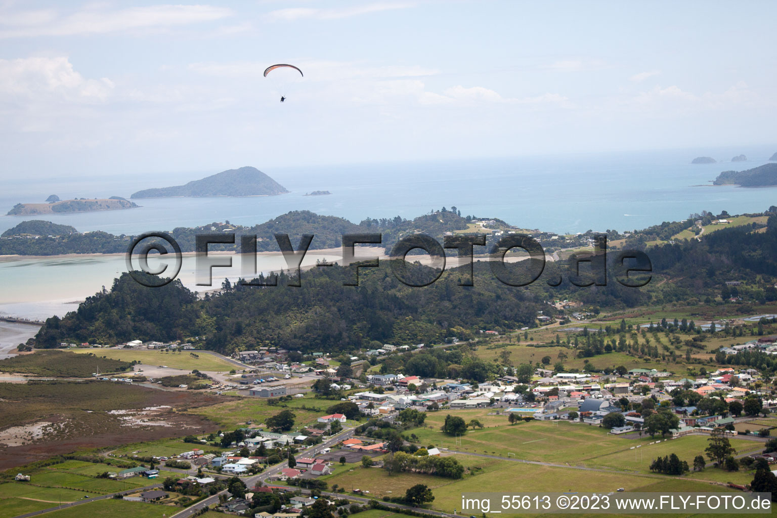 Drohnenbild von Coromandel im Bundesland Waikato, Neuseeland
