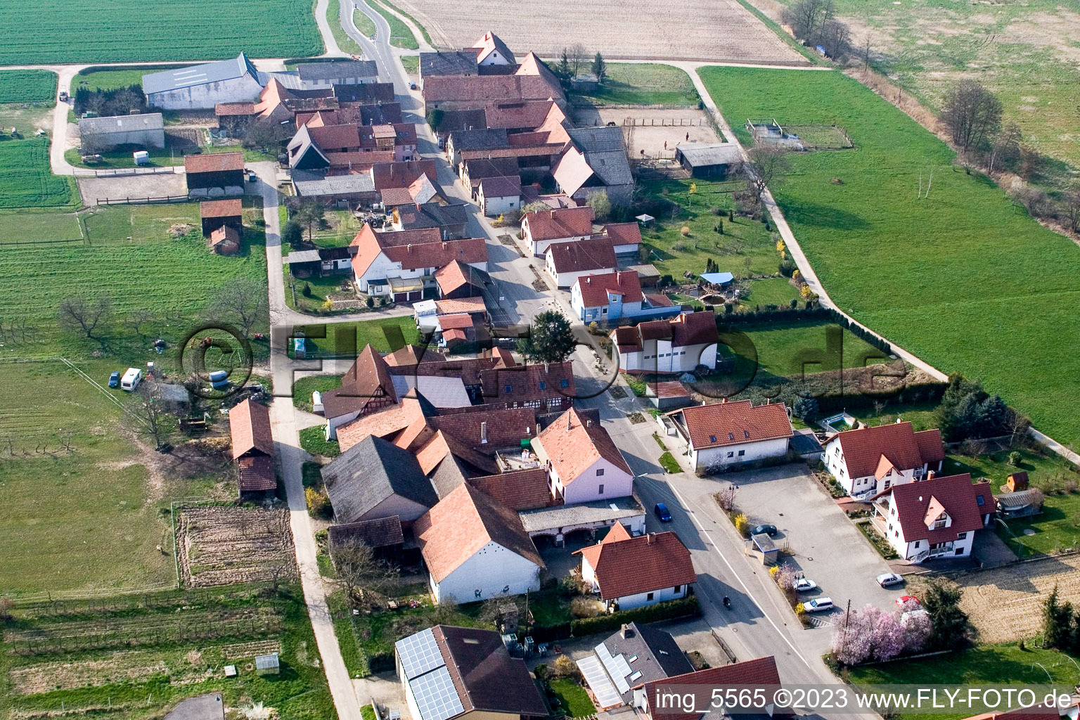 Drohnenbild von Hergersweiler im Bundesland Rheinland-Pfalz, Deutschland