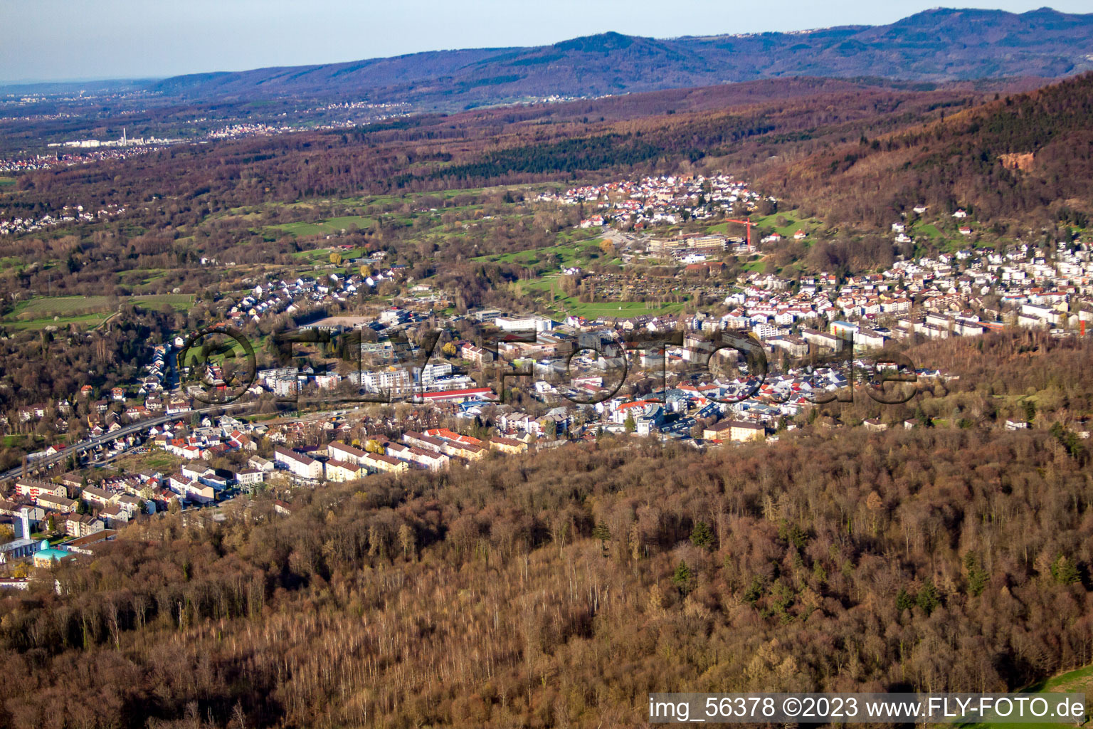 Luftaufnahme von Ortsteil Oos in Baden-Baden im Bundesland Baden-Württemberg, Deutschland