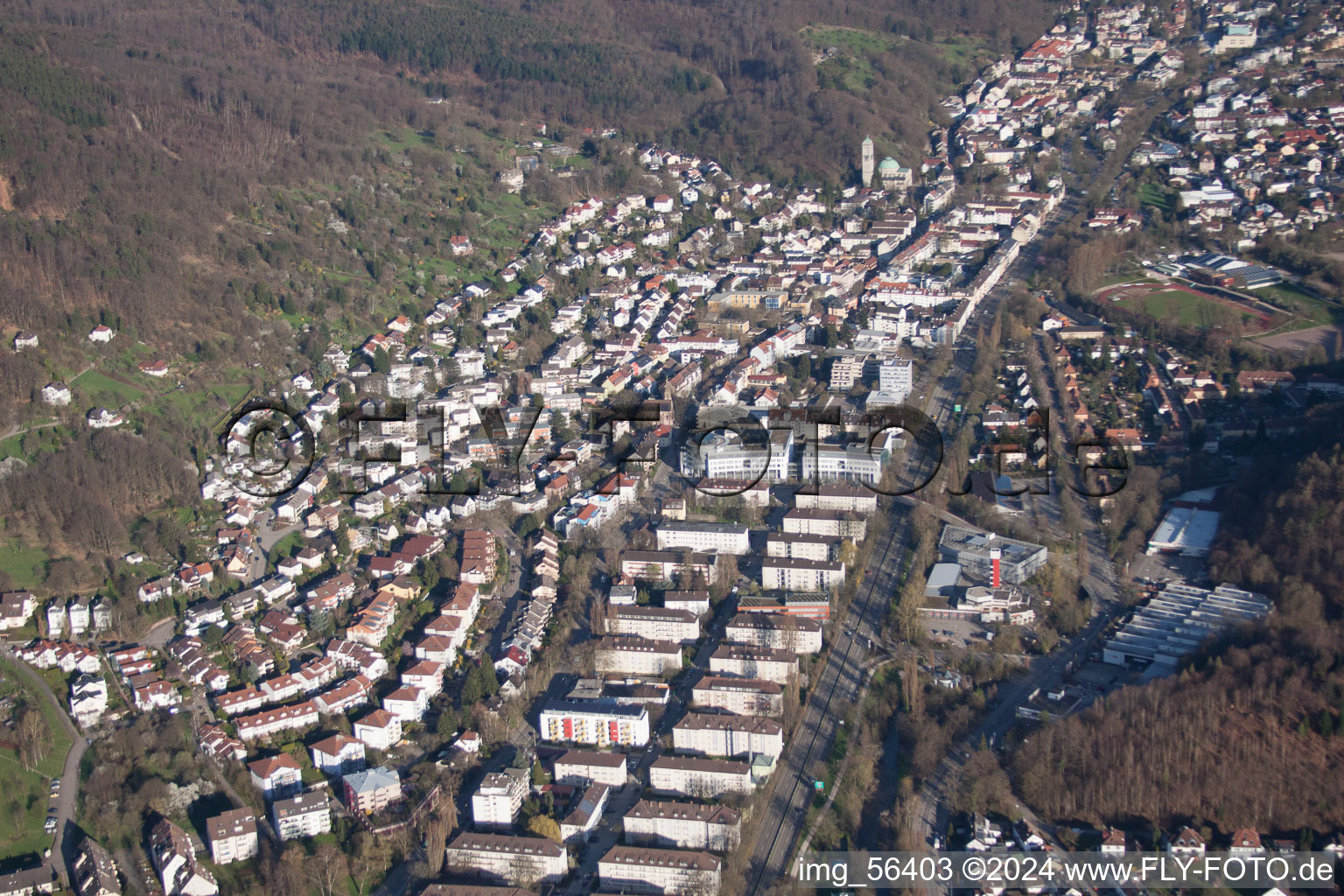 Luftbild von Ortsansicht der Straßen und Häuser der Wohngebiete im Ortsteil Oos in Baden-Baden im Bundesland Baden-Württemberg, Deutschland