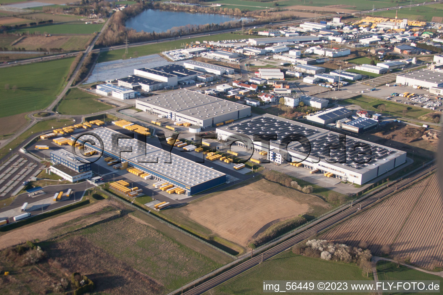 Luftaufnahme von DACHSER Logistikzentrum Karlsruhe GmbH, Malsch im Bundesland Baden-Württemberg, Deutschland