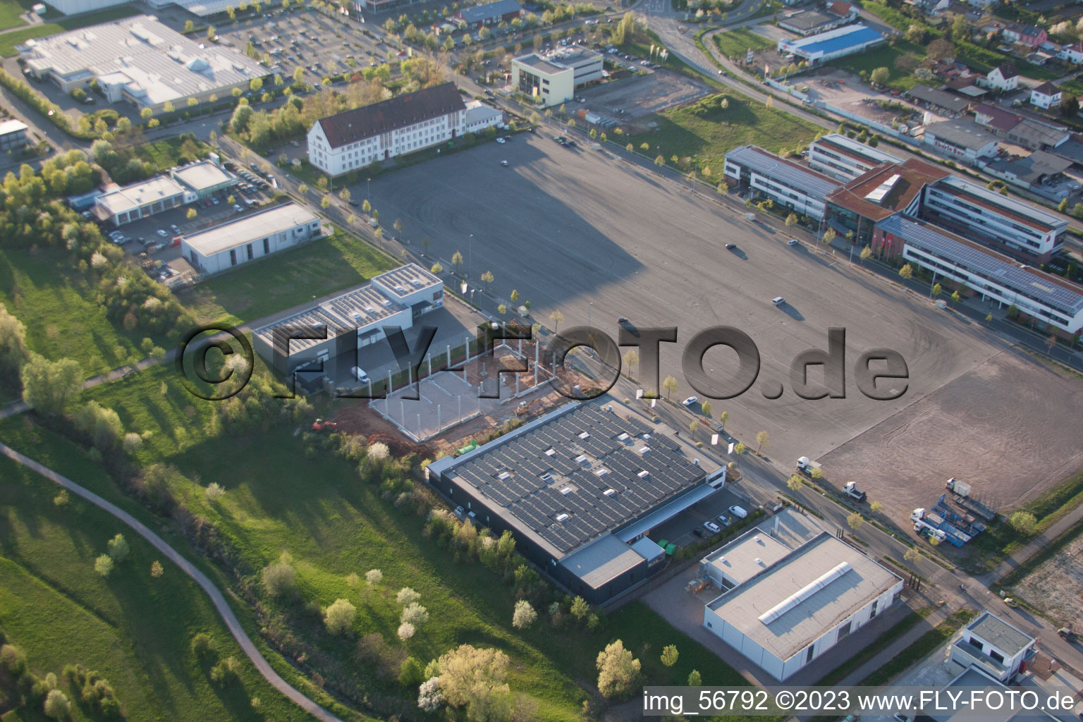 Luftbild von Ortsteil Queichheim in Landau in der Pfalz im Bundesland Rheinland-Pfalz, Deutschland