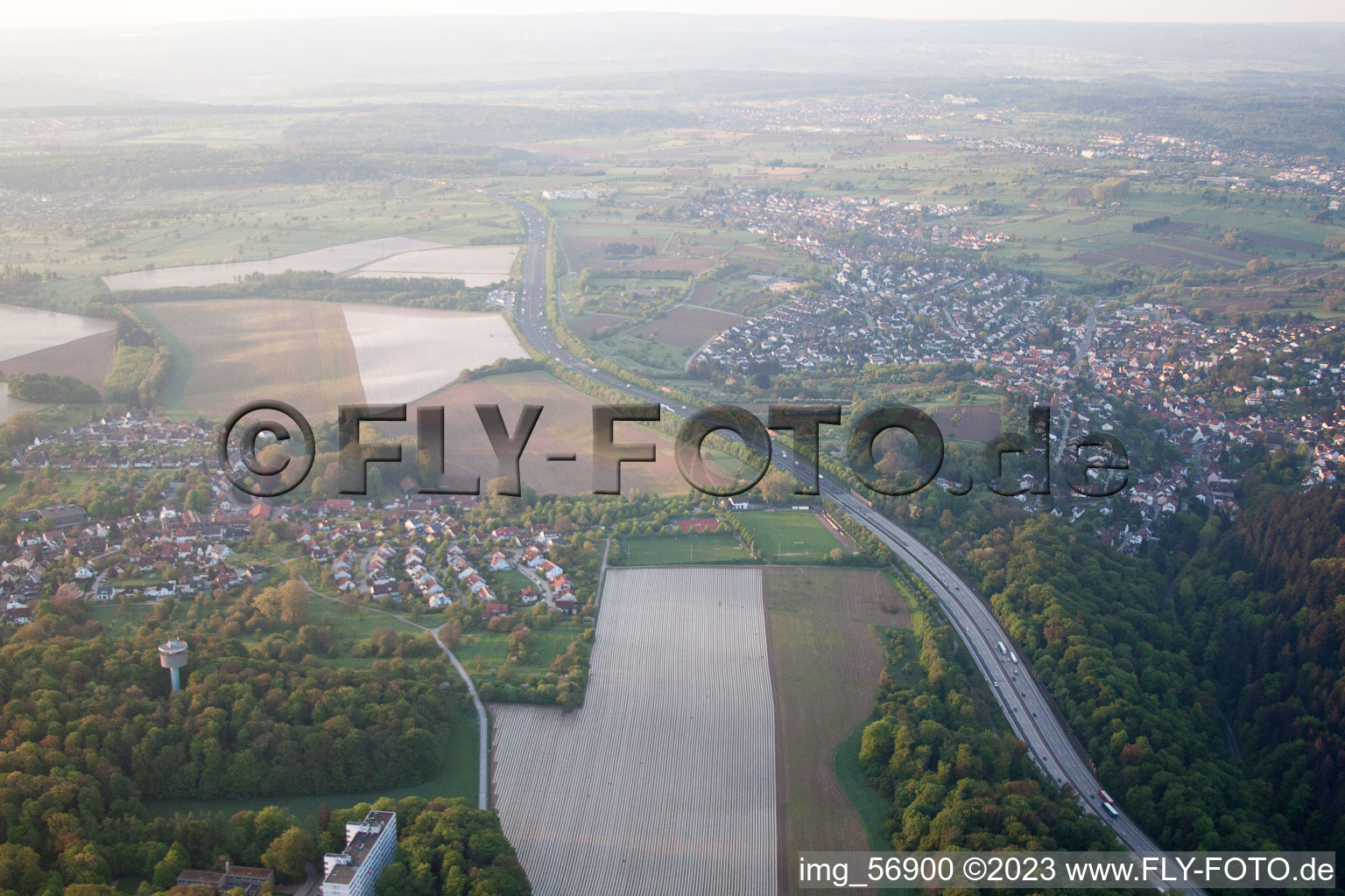Luftaufnahme von Ortsteil Hohenwettersbach in Karlsruhe im Bundesland Baden-Württemberg, Deutschland
