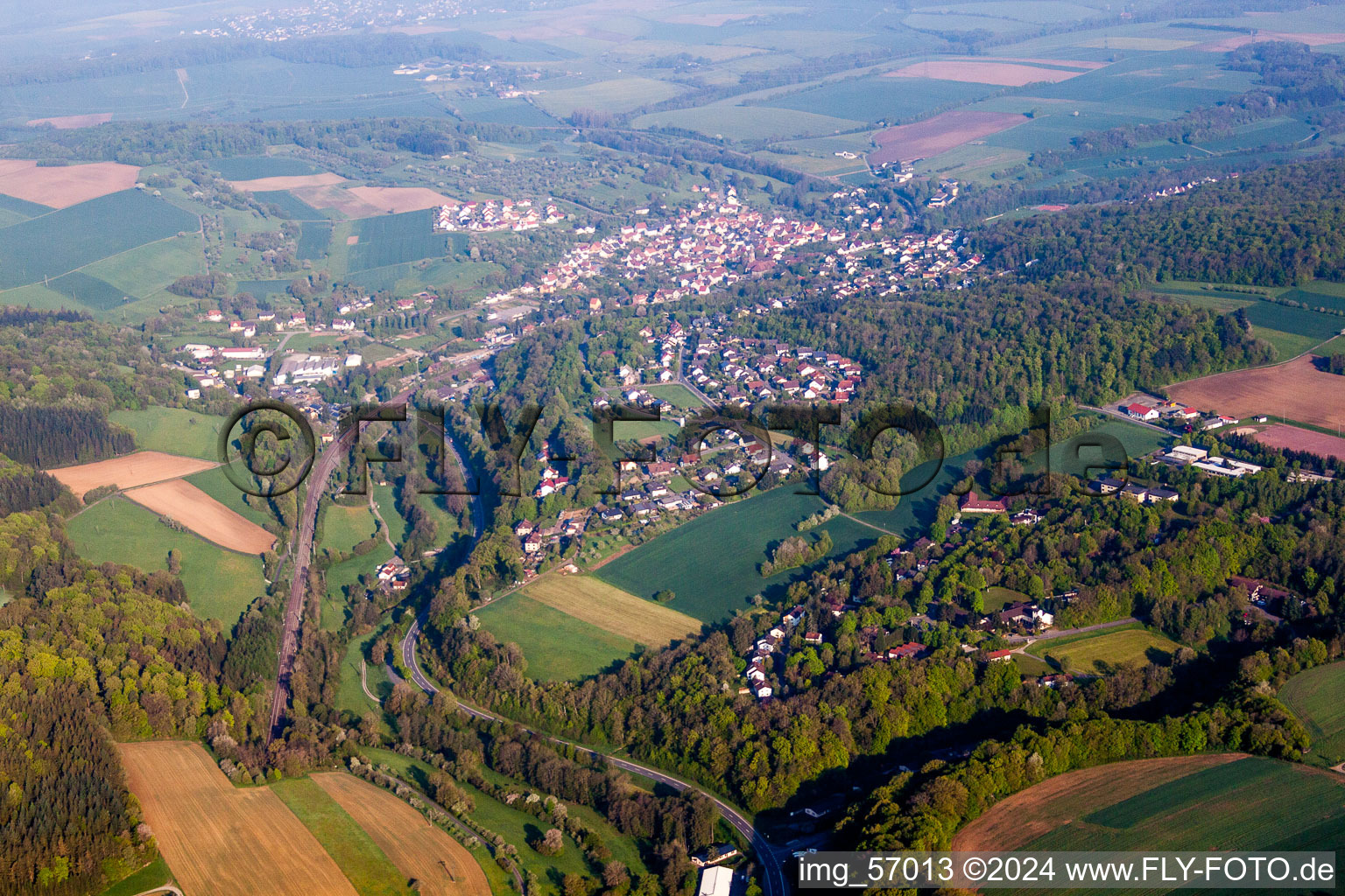 Luftbild von Dorf - Ansicht in Seckach im Bundesland Baden-Württemberg, Deutschland
