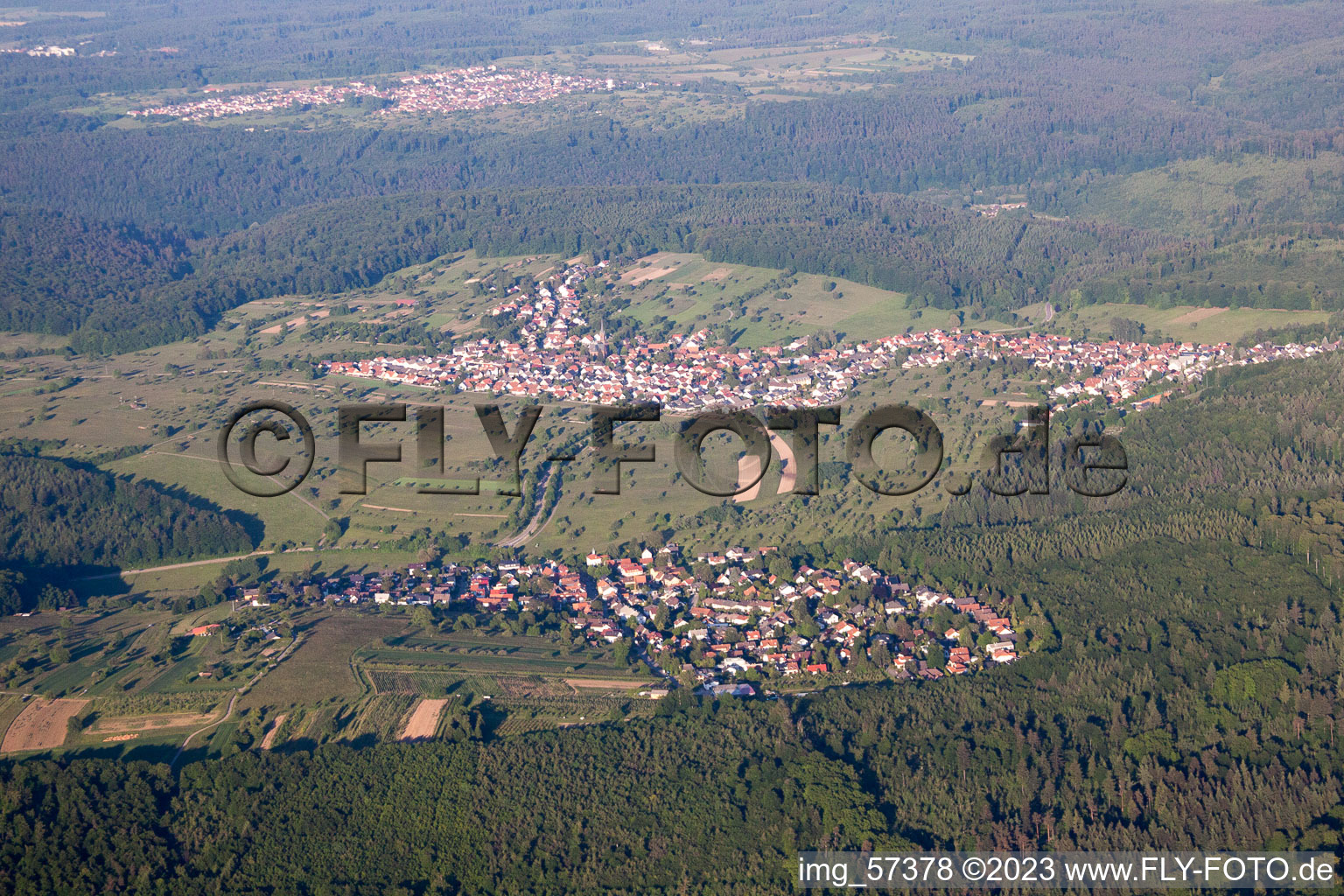 Ortsteil Schluttenbach in Ettlingen im Bundesland Baden-Württemberg, Deutschland von oben gesehen