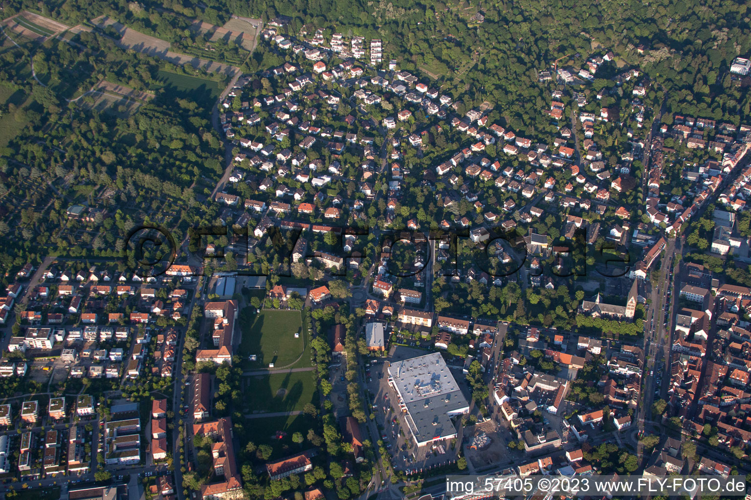 Ettlingen im Bundesland Baden-Württemberg, Deutschland aus der Luft betrachtet