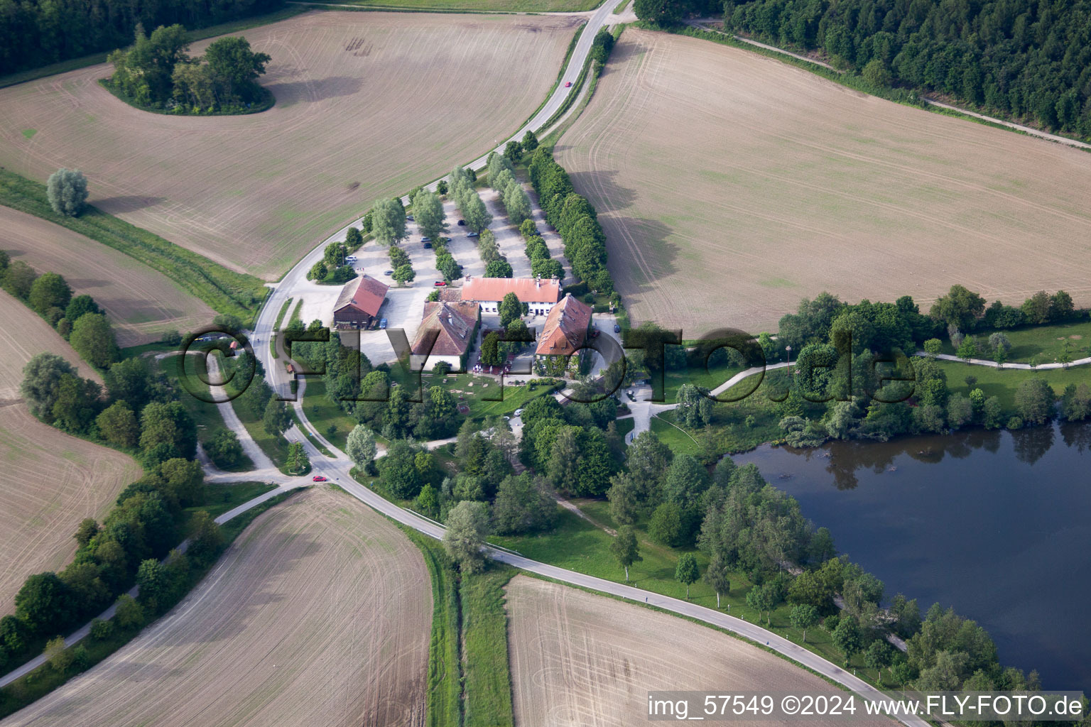 Tierpark Affenberg am Mendlishauser Weiher in Salem im Bundesland Baden-Württemberg, Deutschland