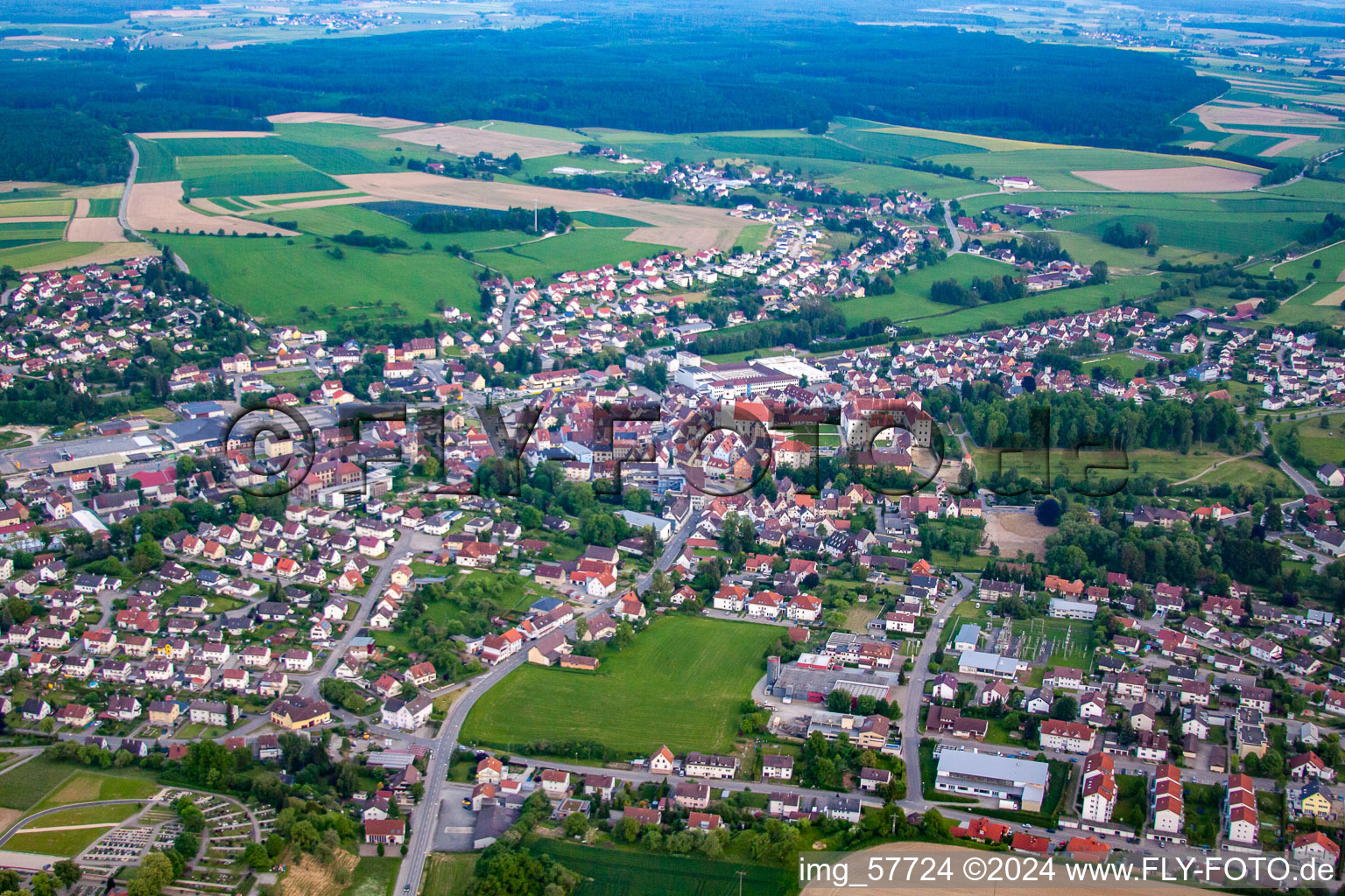 Meßkirch im Bundesland Baden-Württemberg, Deutschland aus der Drohnenperspektive