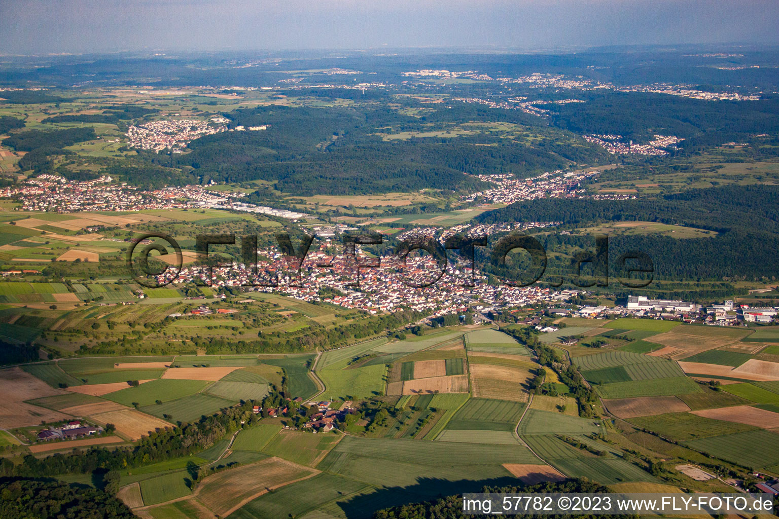 Luftaufnahme von Ortsteil Königsbach in Königsbach-Stein im Bundesland Baden-Württemberg, Deutschland