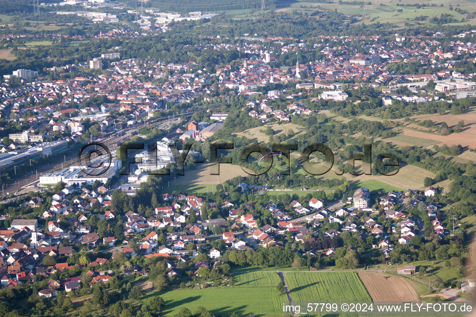 Schrägluftbild von Ortsteil Rinklingen in Bretten im Bundesland Baden-Württemberg, Deutschland