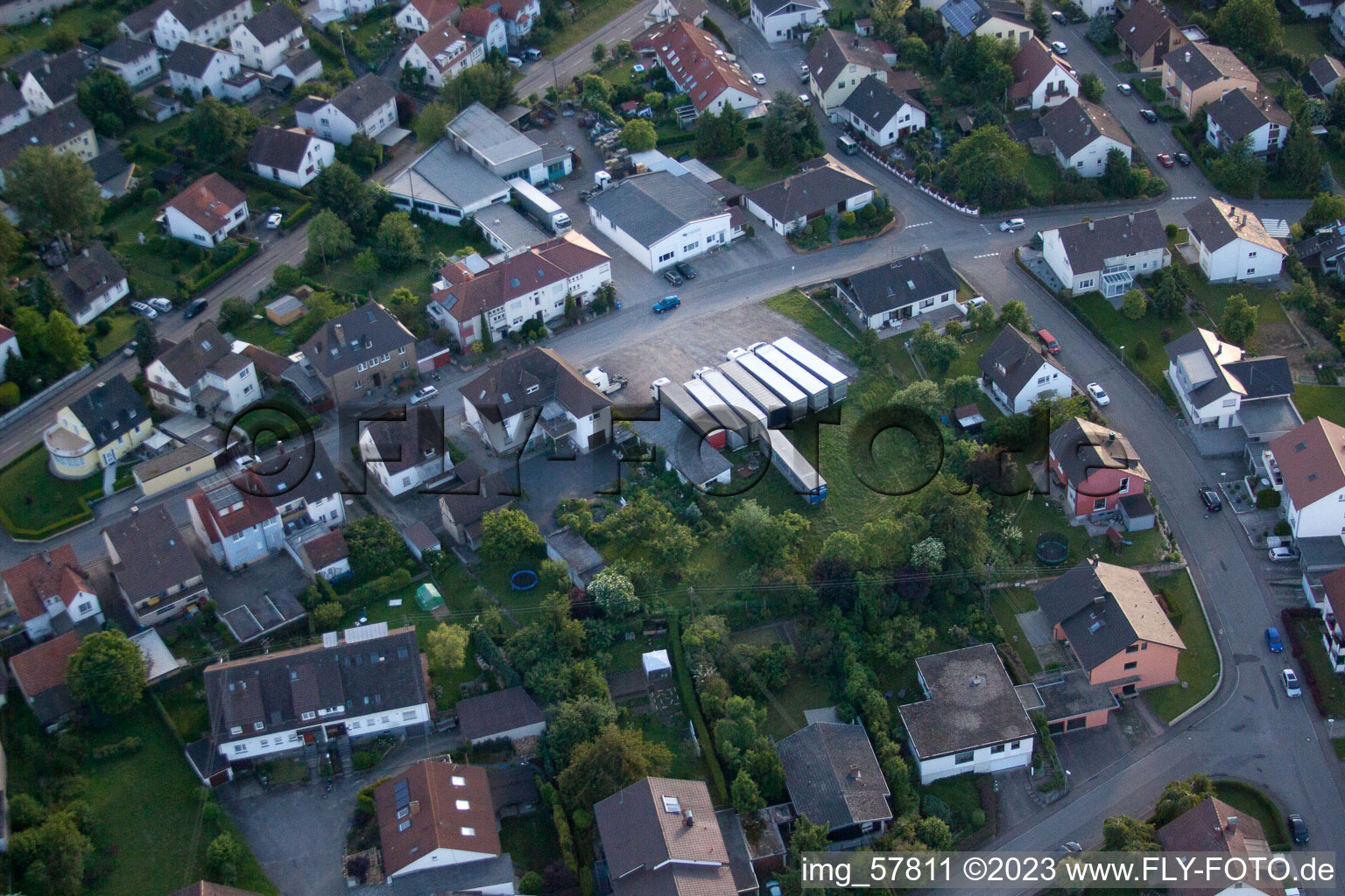 Luftaufnahme von ENDERES Spedition im Ortsteil Diedelsheim in Bretten im Bundesland Baden-Württemberg, Deutschland