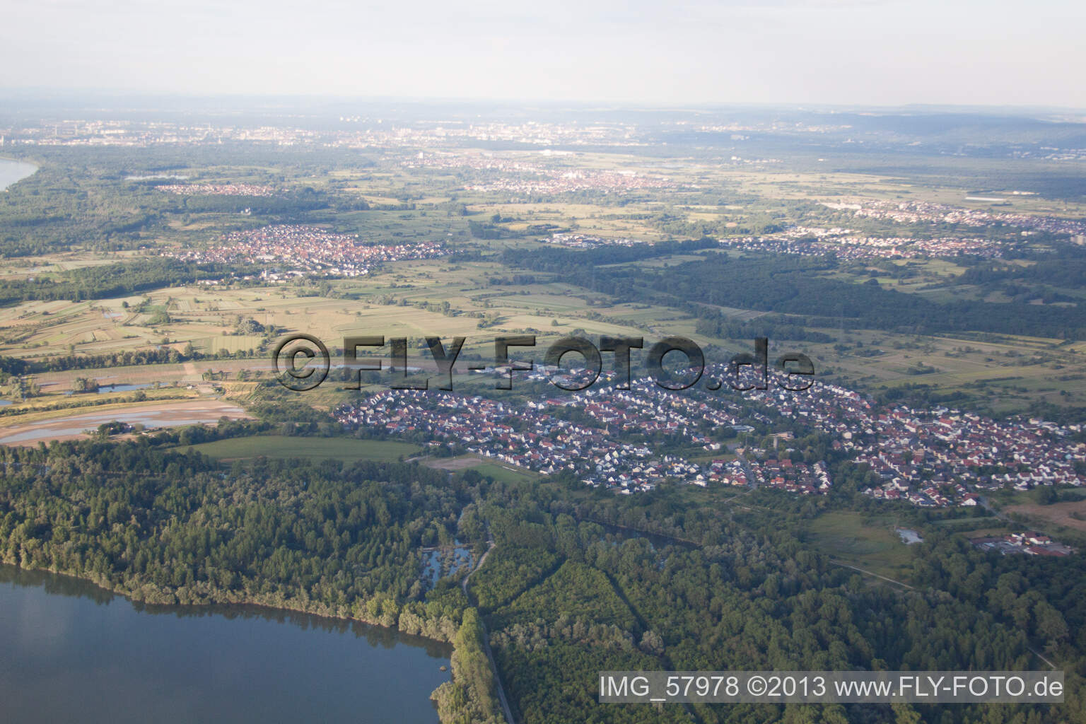 Elchesheim im Bundesland Baden-Württemberg, Deutschland aus der Luft betrachtet