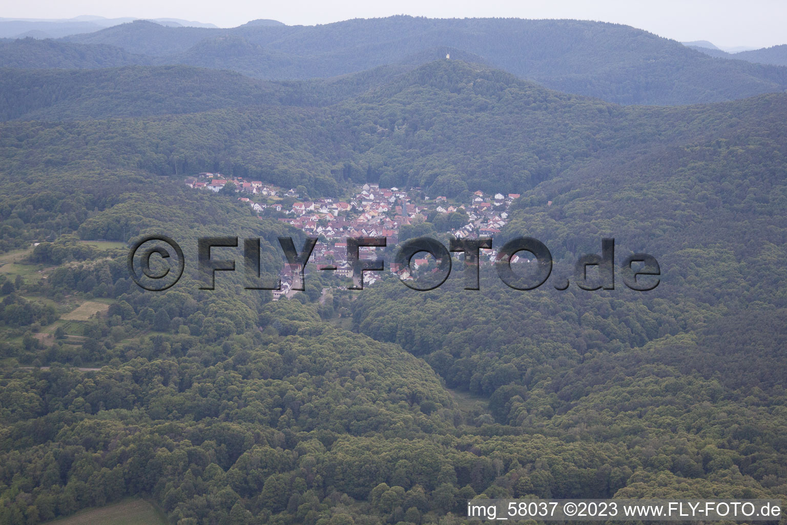 Bad Bergzabern im Bundesland Rheinland-Pfalz, Deutschland von oben