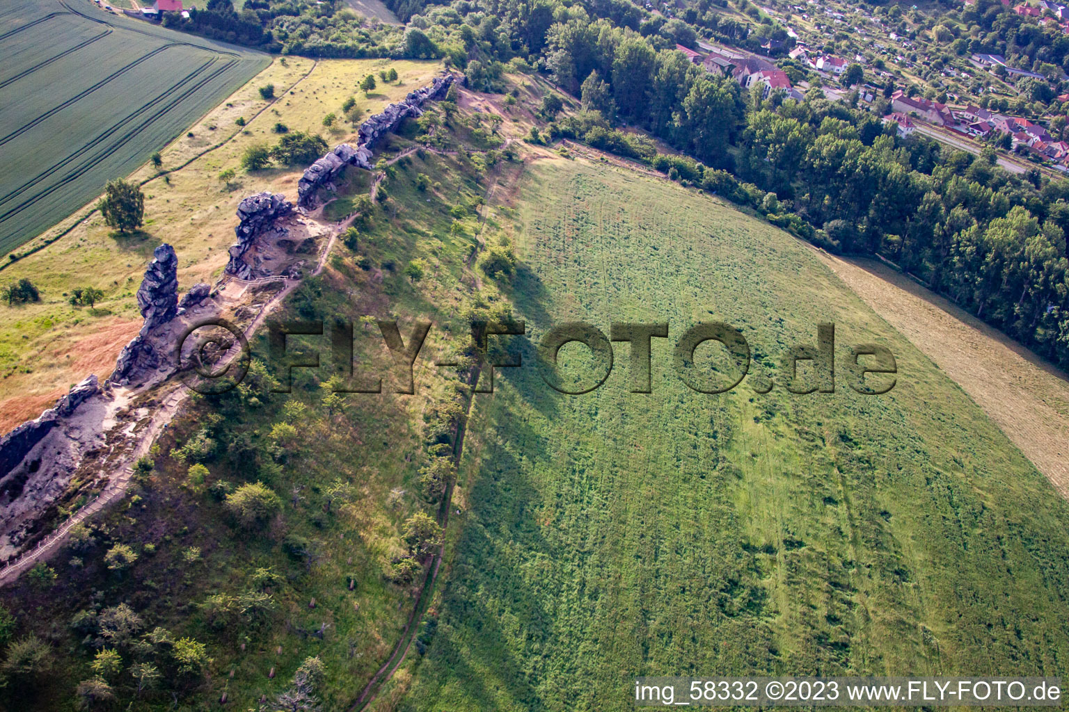 Gegensteine der Teufelsmauer bei Weddersleben in Thale im Bundesland Sachsen-Anhalt, Deutschland vom Flugzeug aus