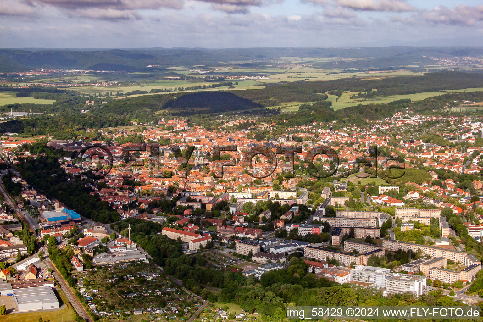 Luftbild von Stadtansicht vom Innenstadtbereich in Quedlinburg im Bundesland Sachsen-Anhalt, Deutschland