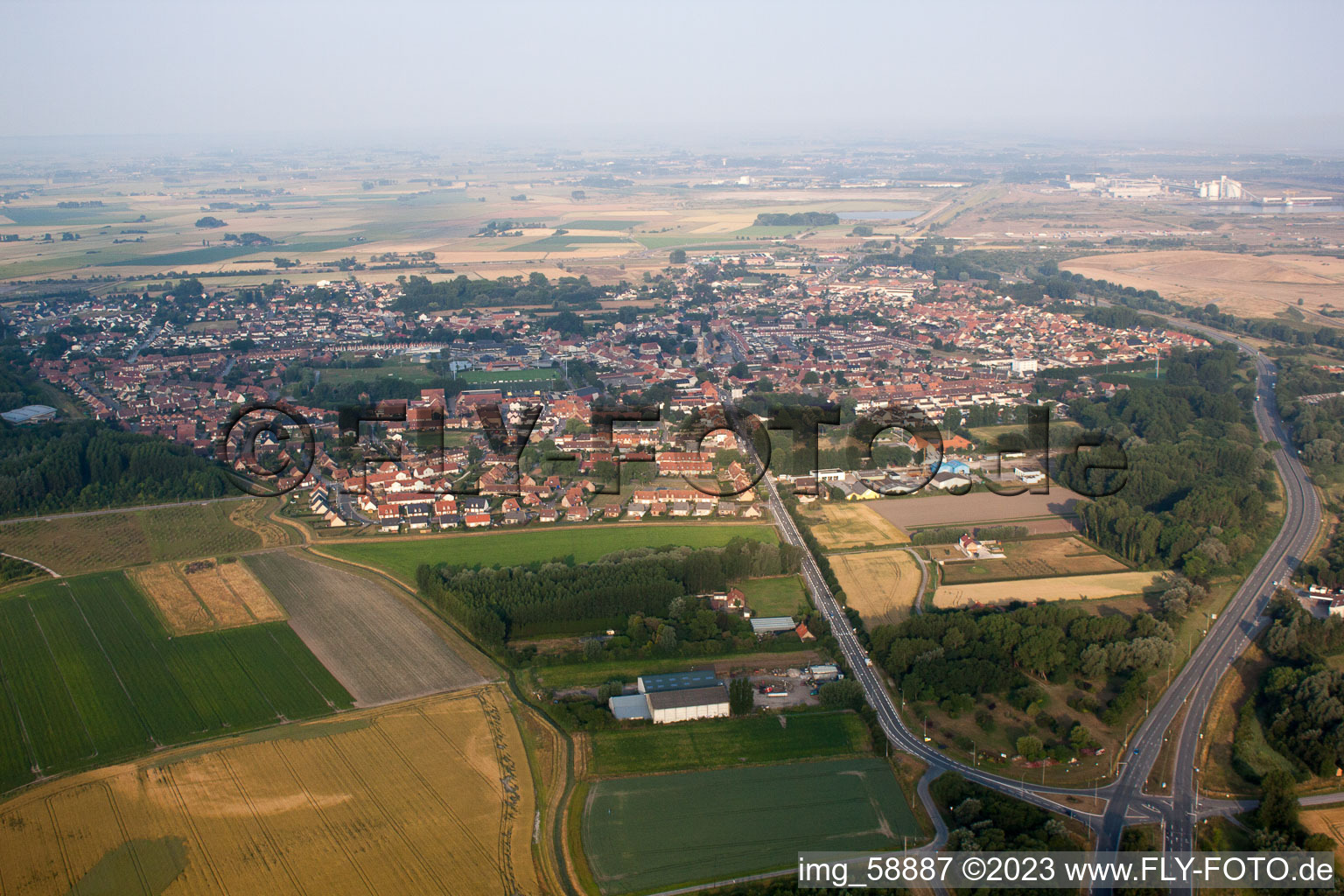 Schrägluftbild von Loon-Plage im Bundesland Nord, Frankreich