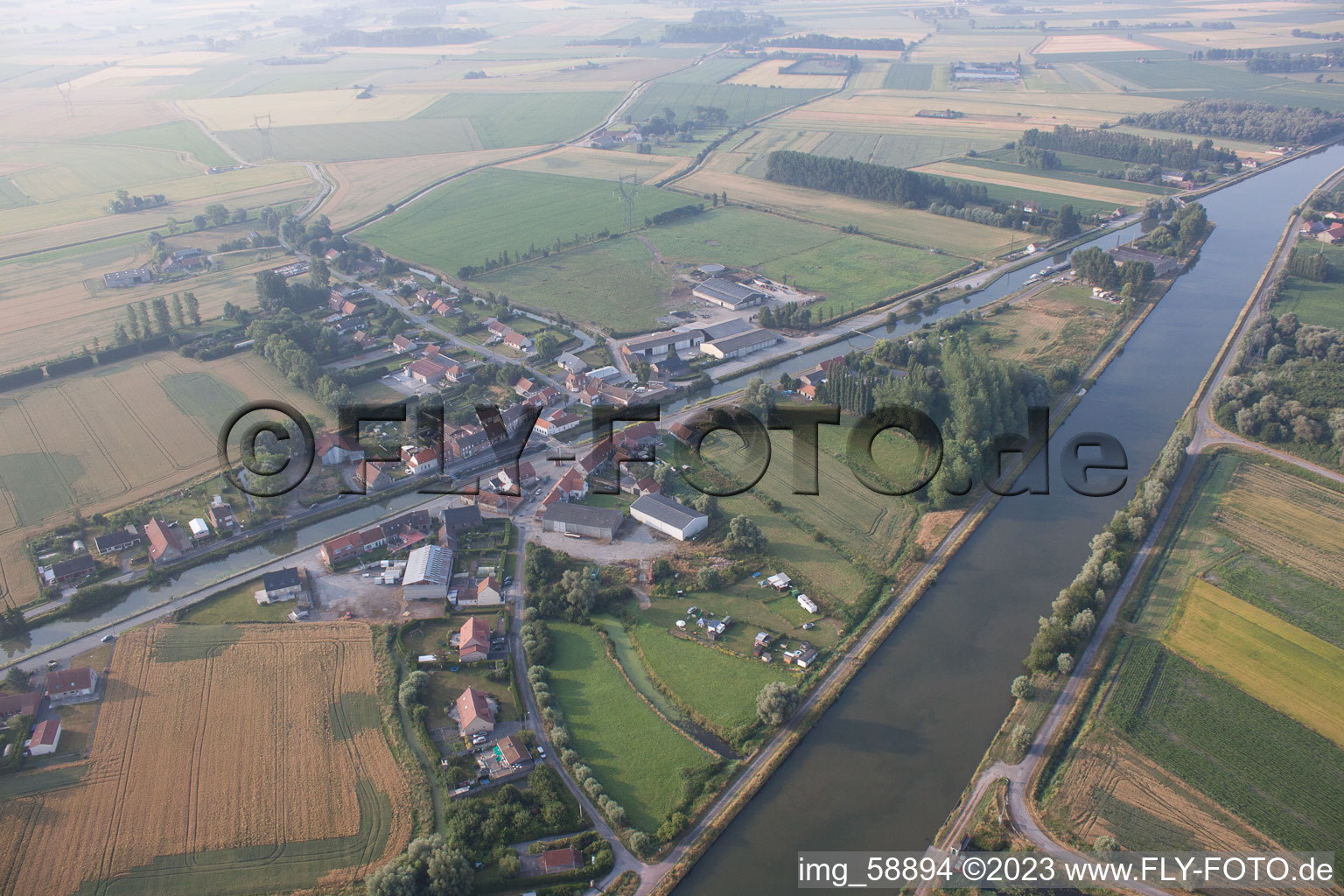 Luftaufnahme von Looberghe im Bundesland Nord, Frankreich