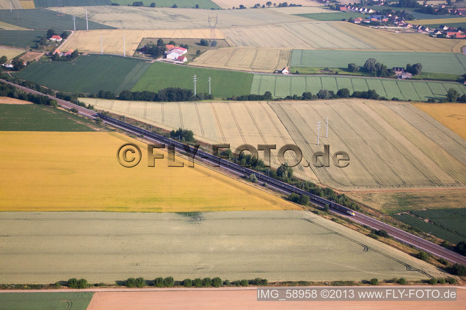 Luftbild von Eurostar bei Wulverdinghe in Millam im Bundesland Nord, Frankreich