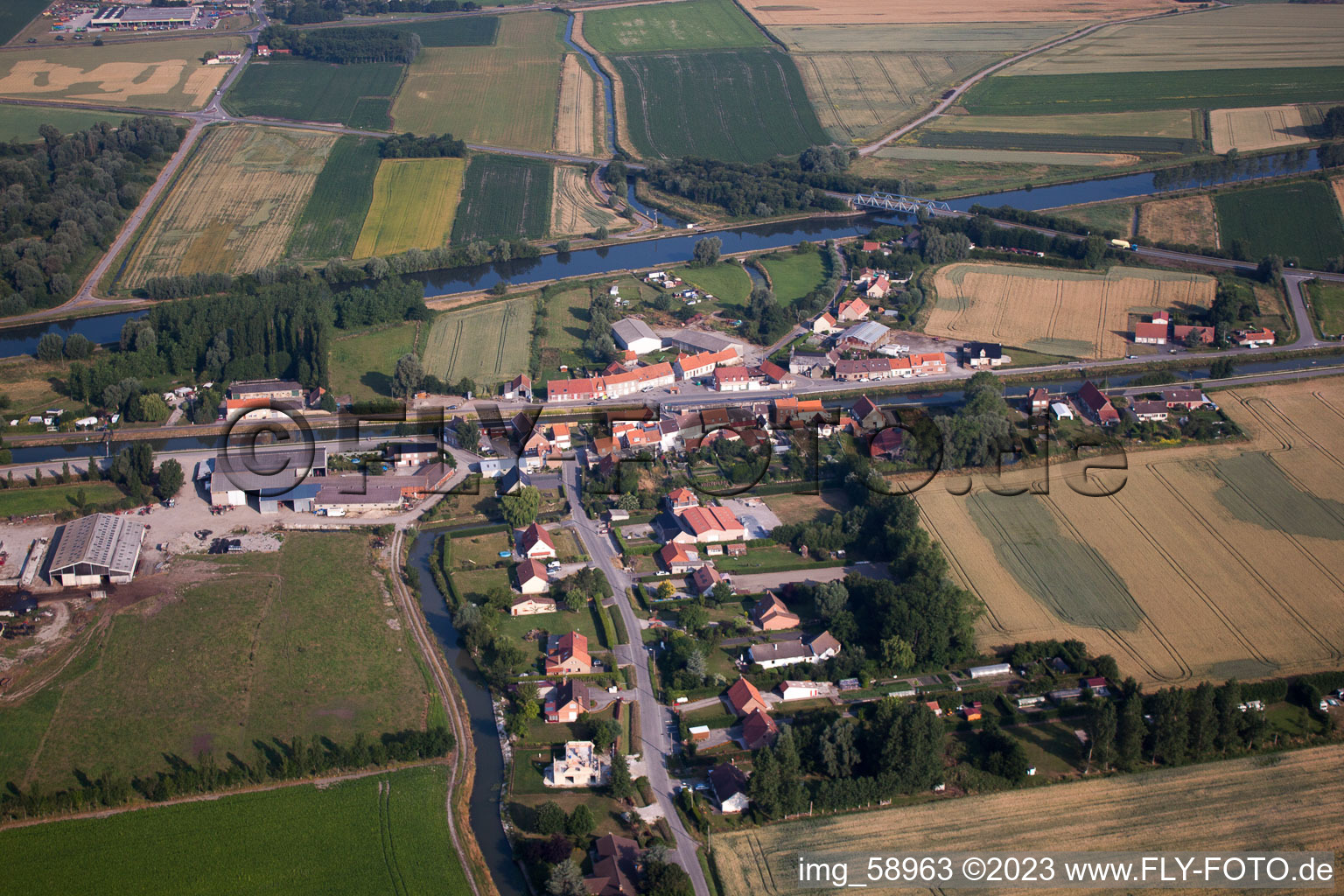 Luftbild von Cappelle-Brouck im Bundesland Nord, Frankreich