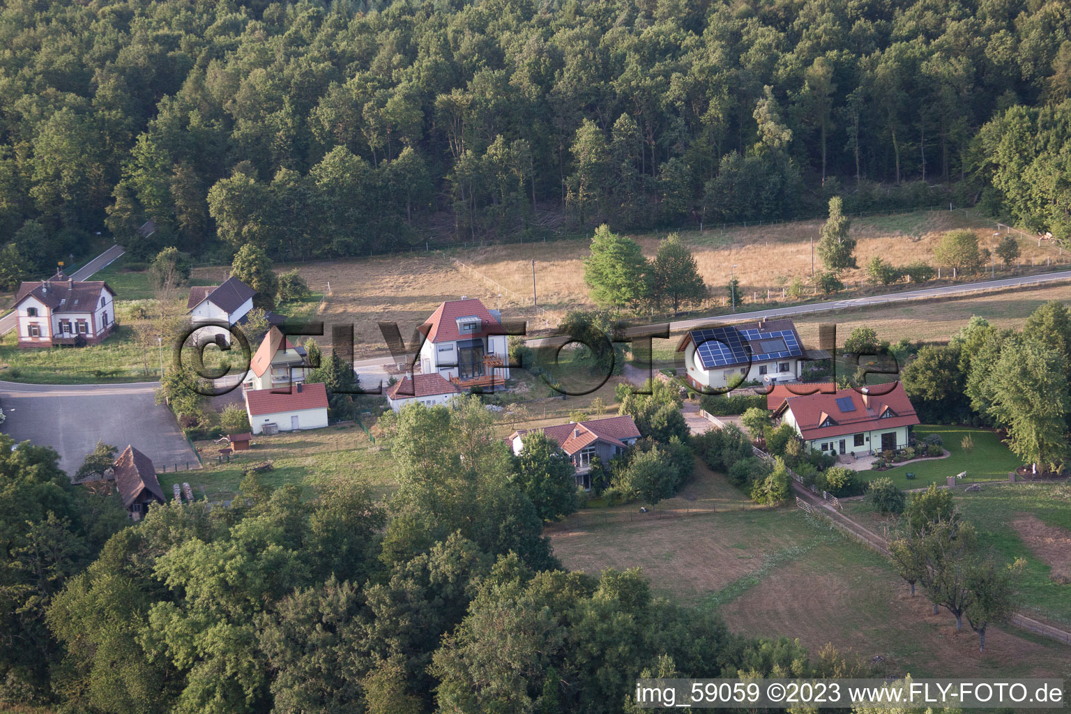 Bienwaldmühle im Bundesland Rheinland-Pfalz, Deutschland von einer Drohne aus