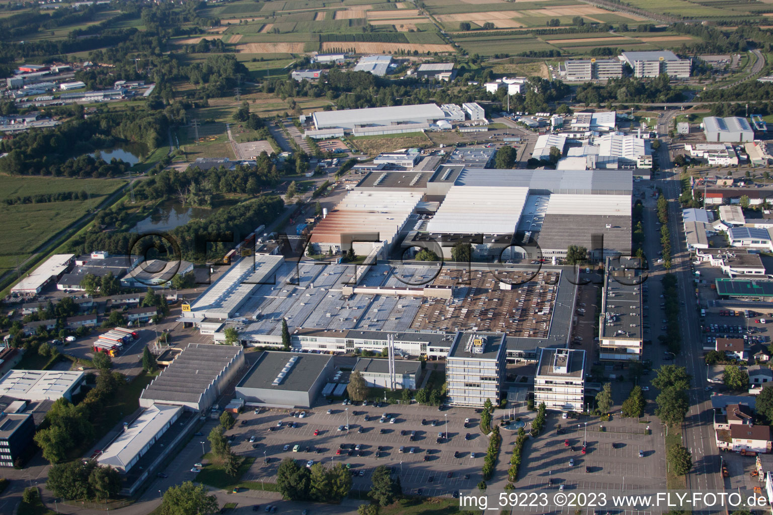 Schrägluftbild von Bühl, Industriegebiet im Ortsteil Vimbuch im Bundesland Baden-Württemberg, Deutschland