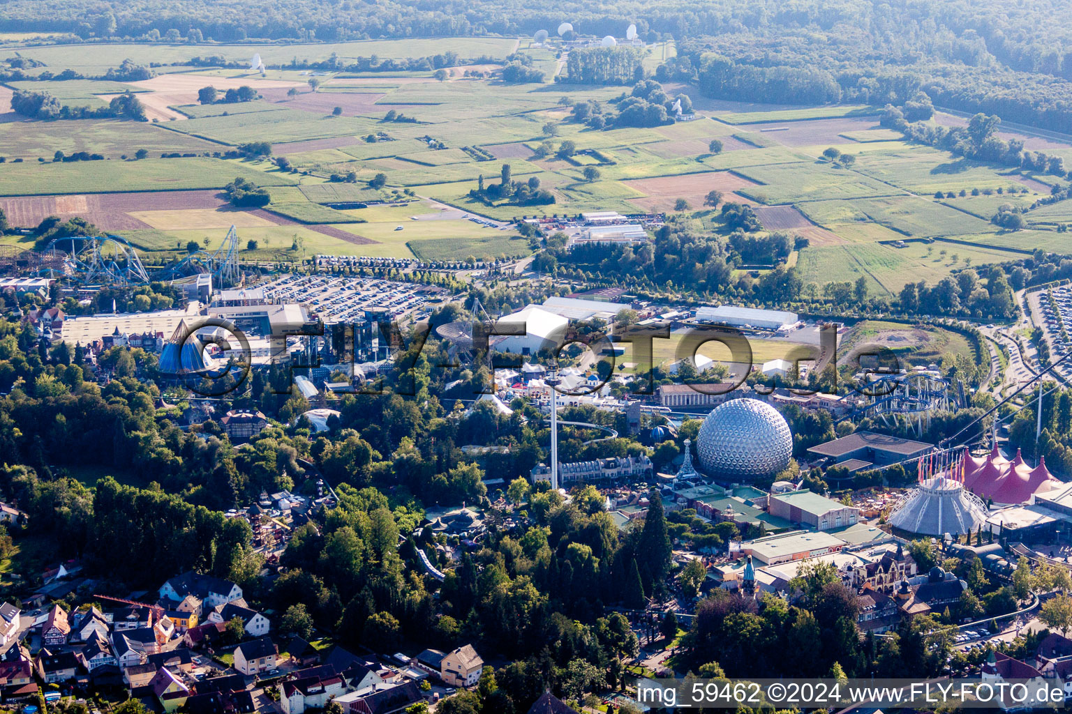Luftbild von Freizeitzentrum - Vergnügungspark Europa-Park in Rust im Bundesland Baden-Württemberg, Deutschland